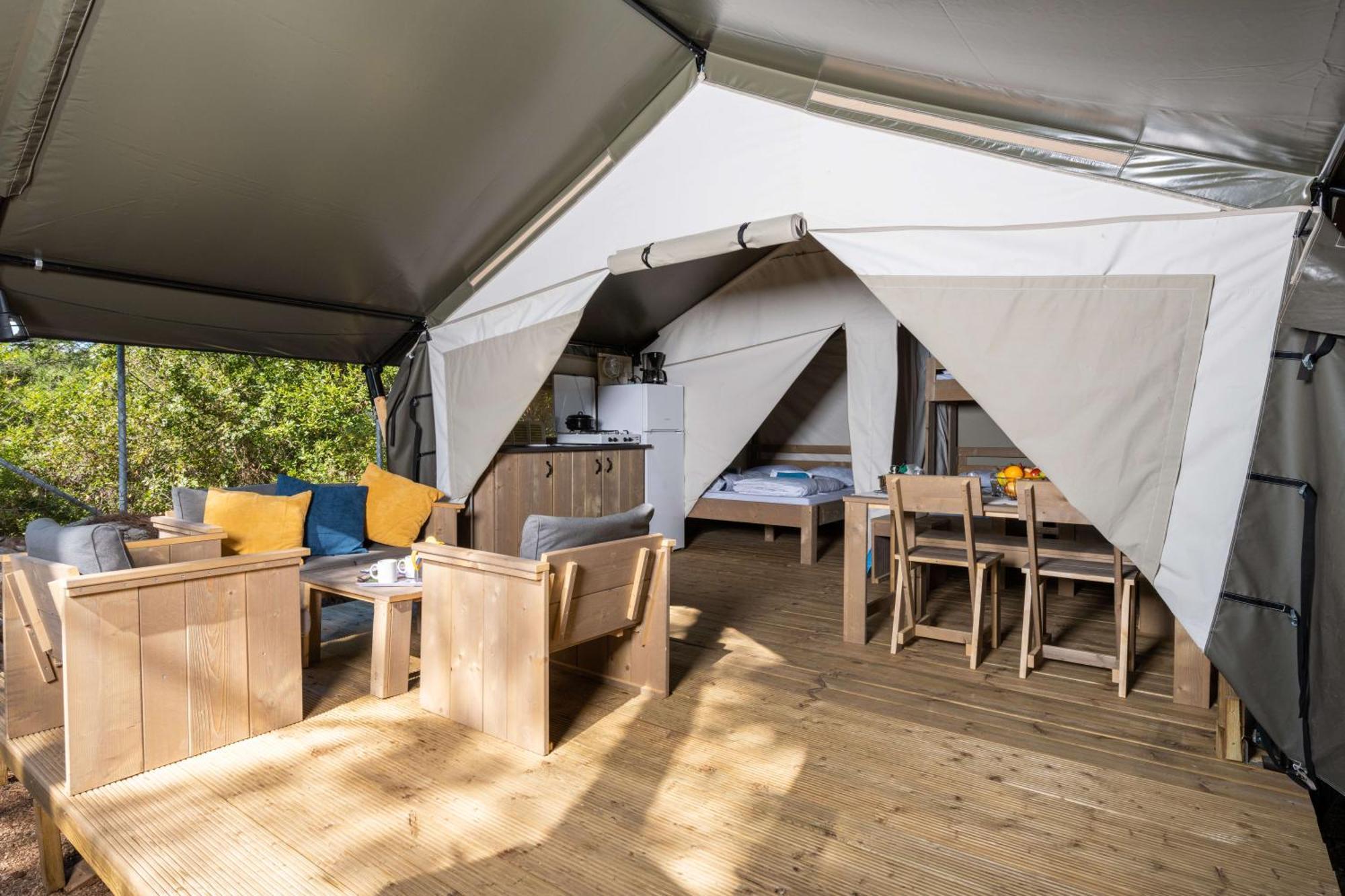 Easyatent Safari Tent Comfort Krk Krk Town Rom bilde
